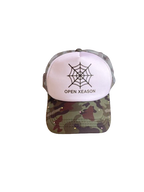 WHITE-CROWN PANEL CAMO CAP (LIMITED)