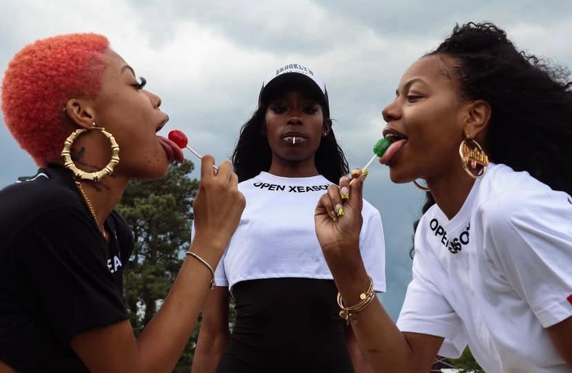 OPEN XEASON UNIFORM CROP