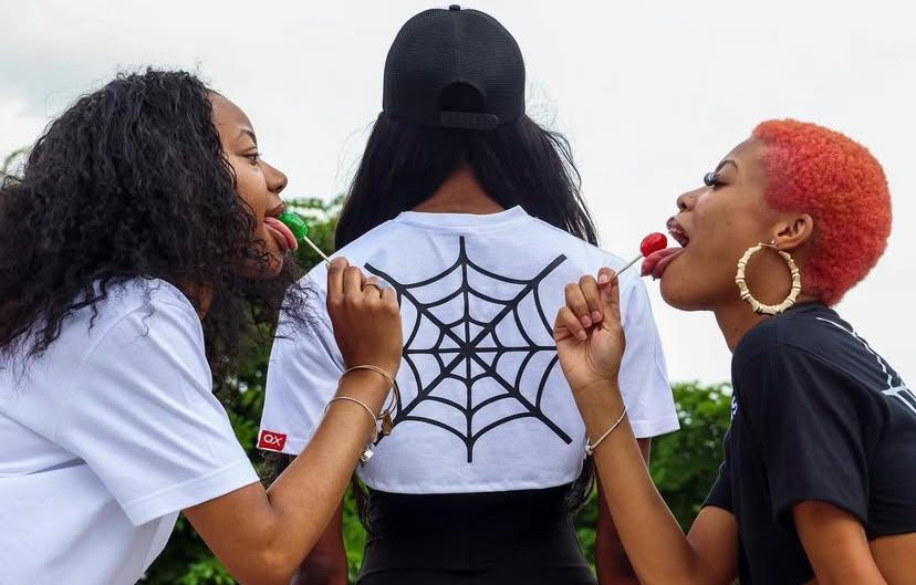 OPEN XEASON UNIFORM CROP